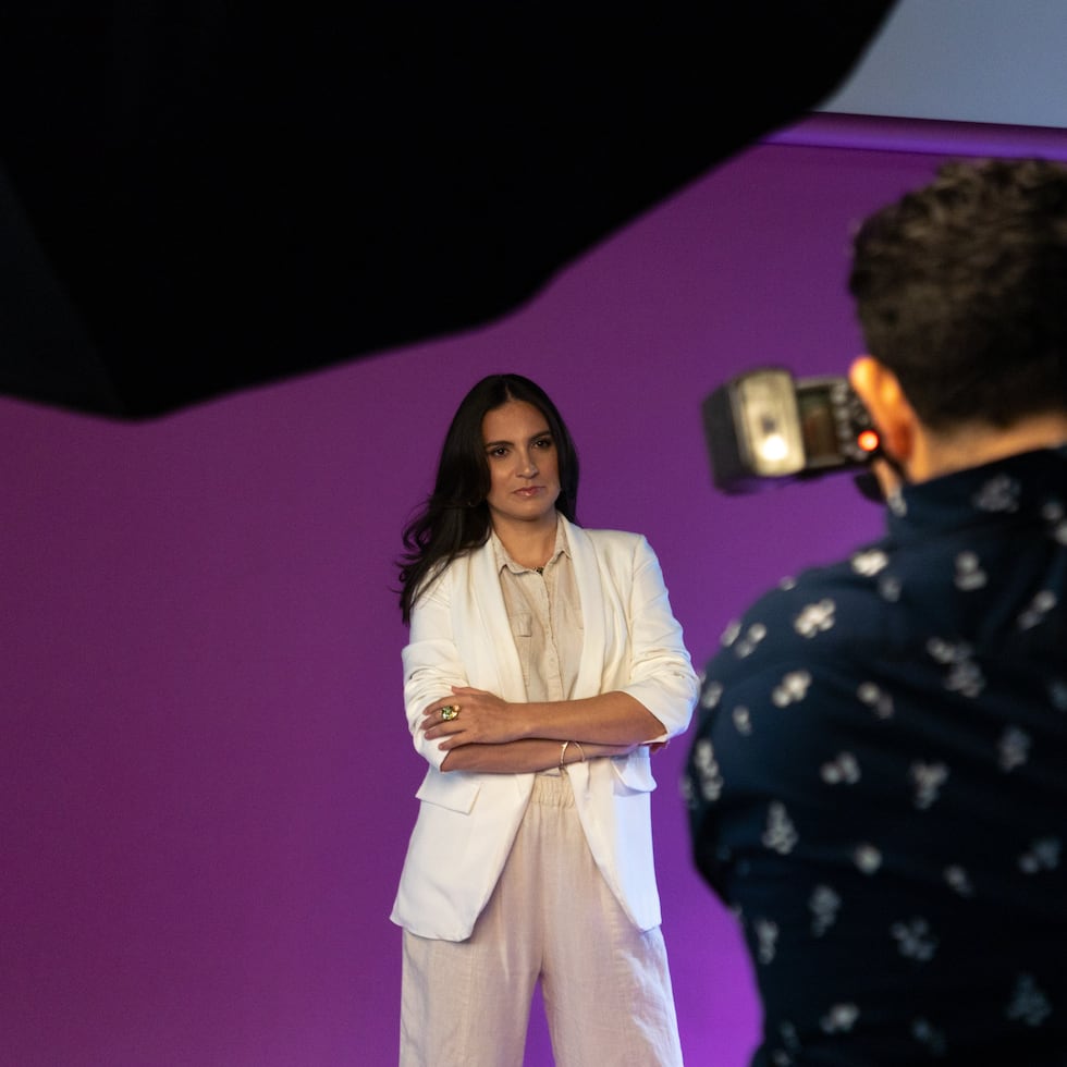 Luego de la selección se realizó una sesión fotográfica con las ganadoras del reconocimiento Mujer del Año 2023. En la foto, Crystal Díaz.
