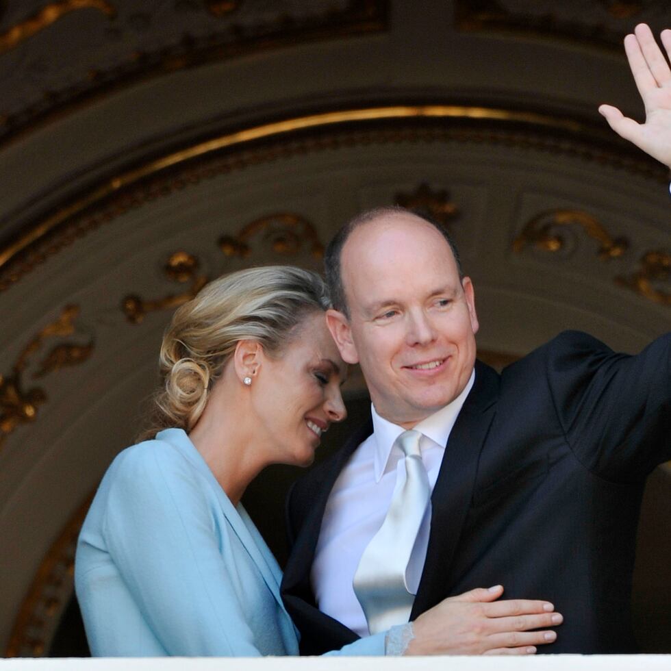 El príncipe Albert II de Mónaco y Charlene Wittstock celebraron su boda el 1 y 2 de julio de 2011 en el palacio Grimaldi de Mónaco.