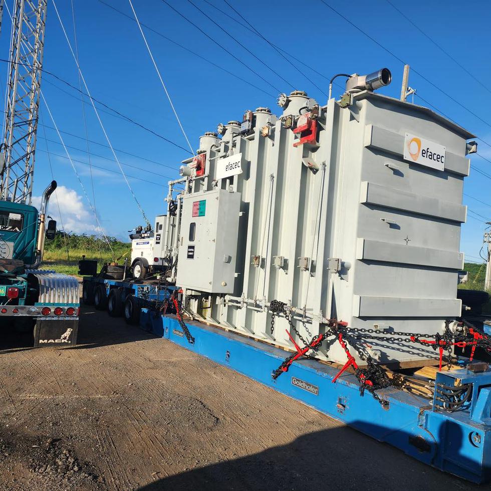 Una vez instalado y conectado, el megatransformador brindará estabilidad en el servicio eléctrico a clientes en Santa Isabel, Coamo y Aibonito.